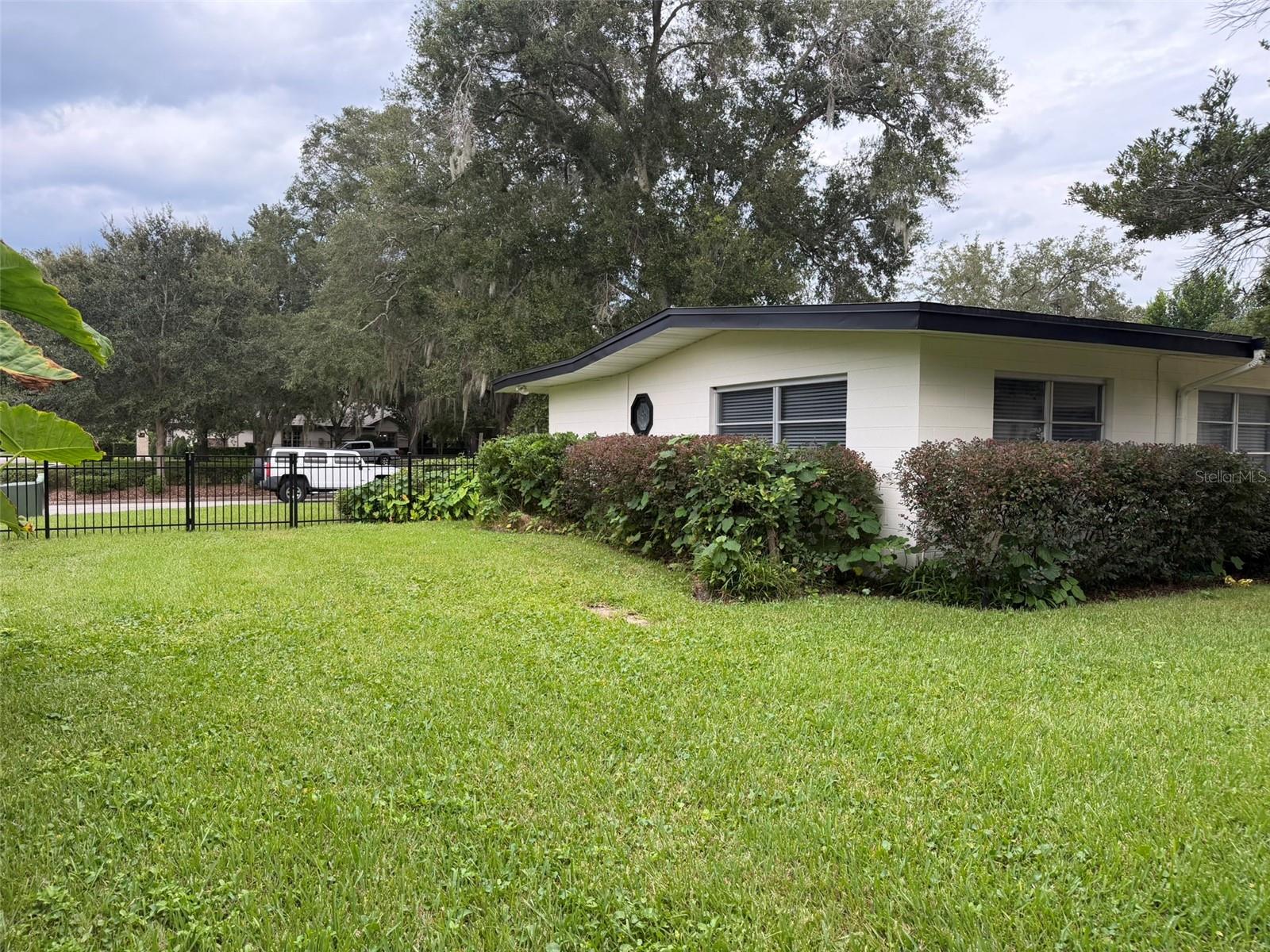 O6446473 Property Photo 47