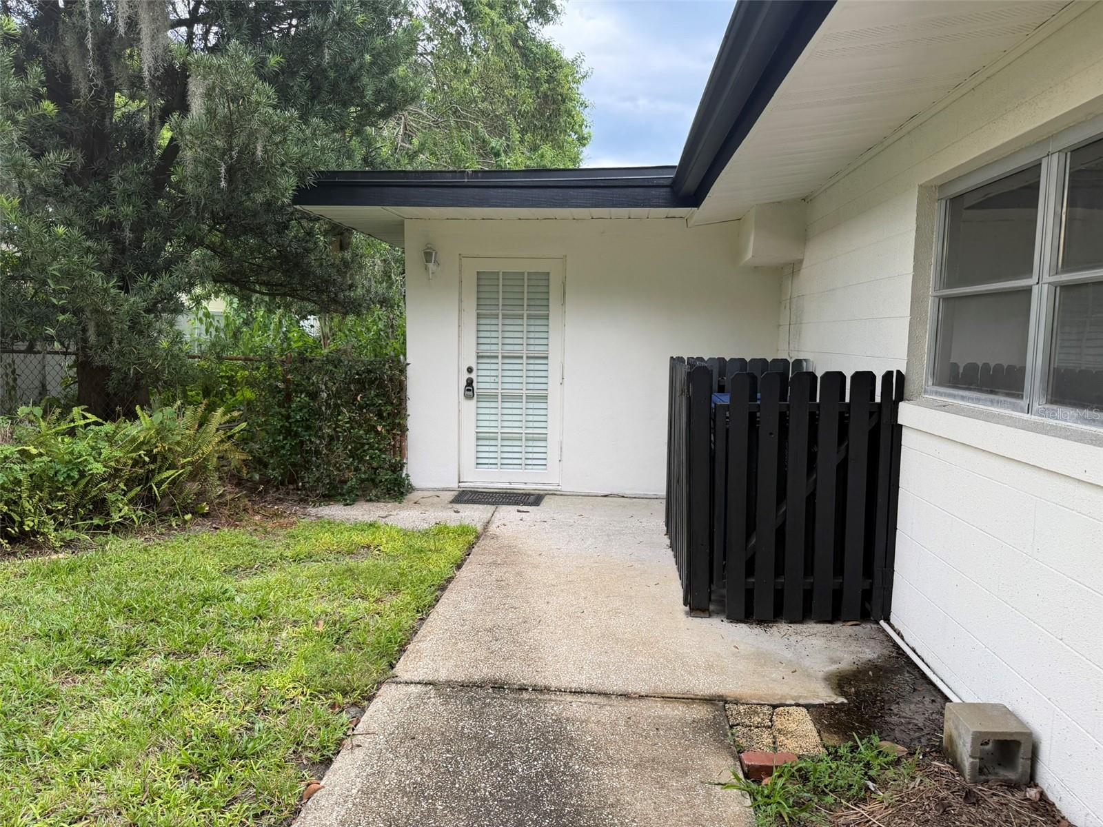 O6446473 Property Photo 49