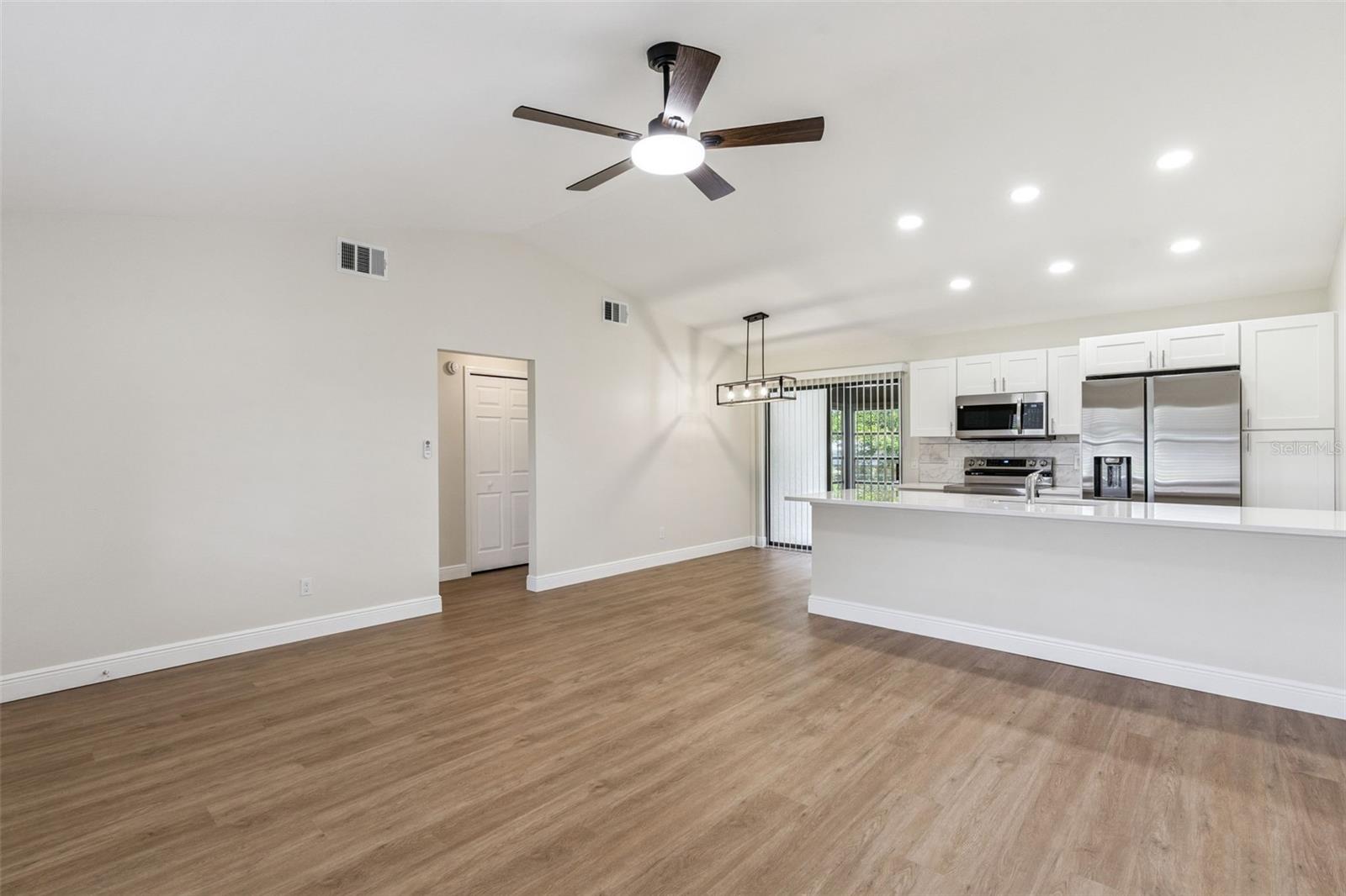 12441 Orangewood Cir Property Photo 6