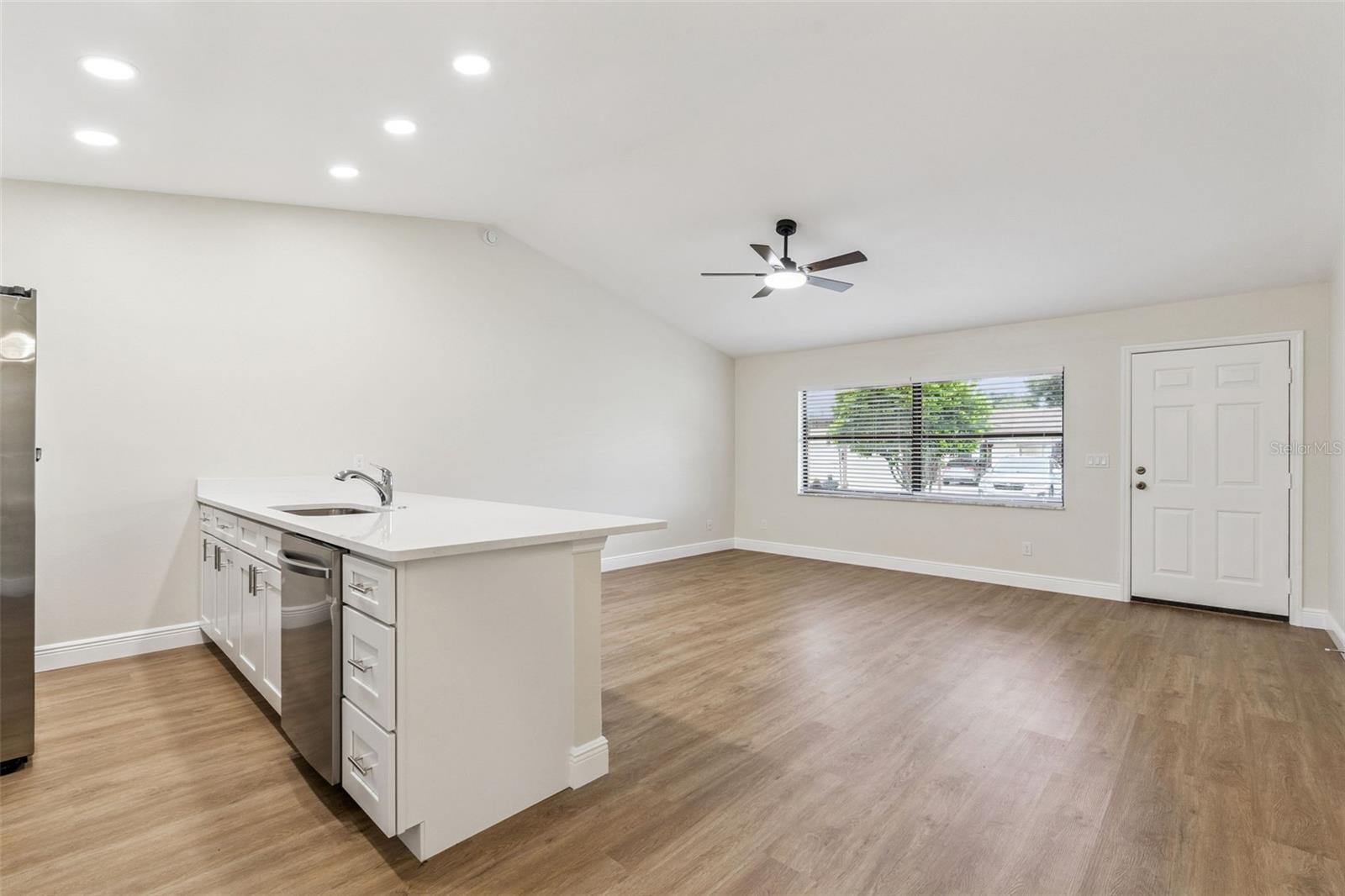 12441 Orangewood Cir Property Photo 8