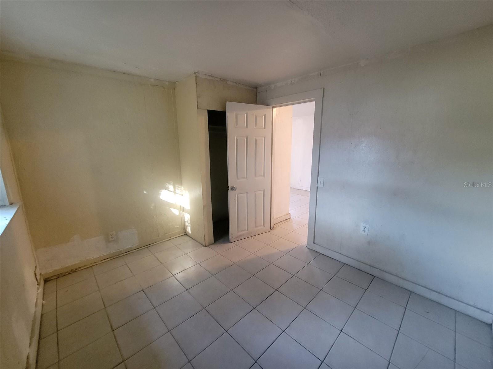8 Lenox Ct Property Photo 6