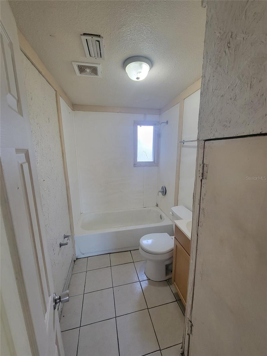 8 Lenox Ct Property Photo 8