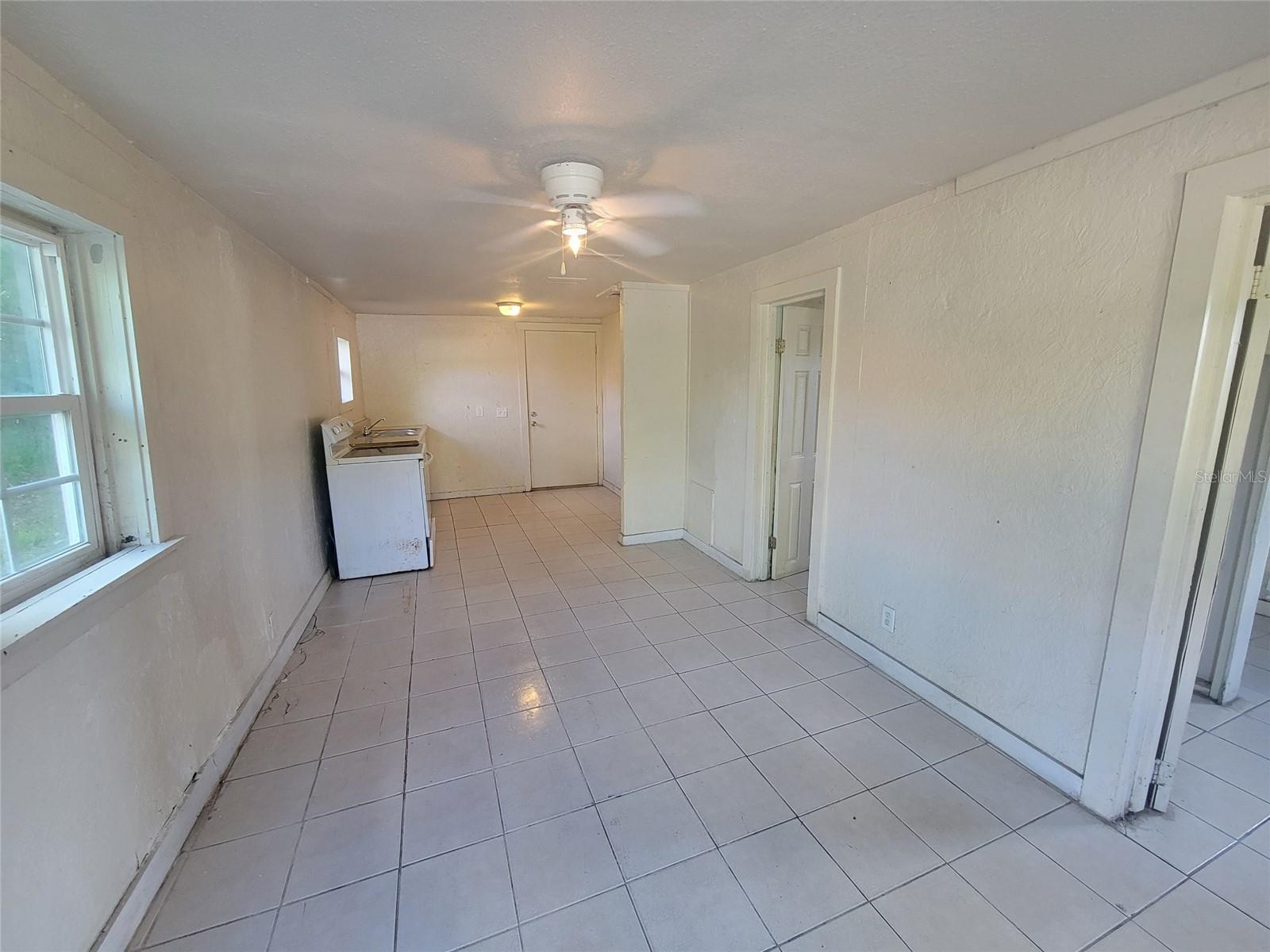 8 Lenox Ct Property Photo 10