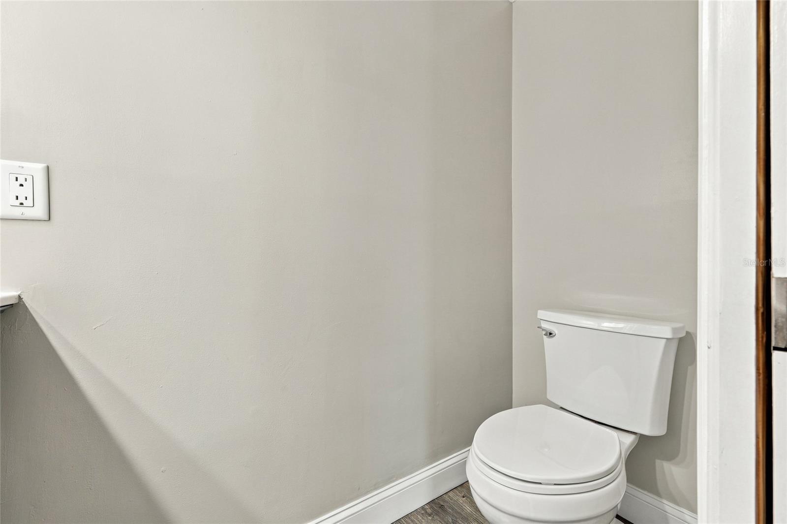 992 Sleeping Rock Ct Property Photo 30