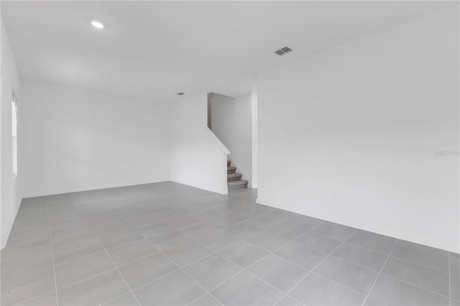 5595 Ronin Dr Property Photo 3