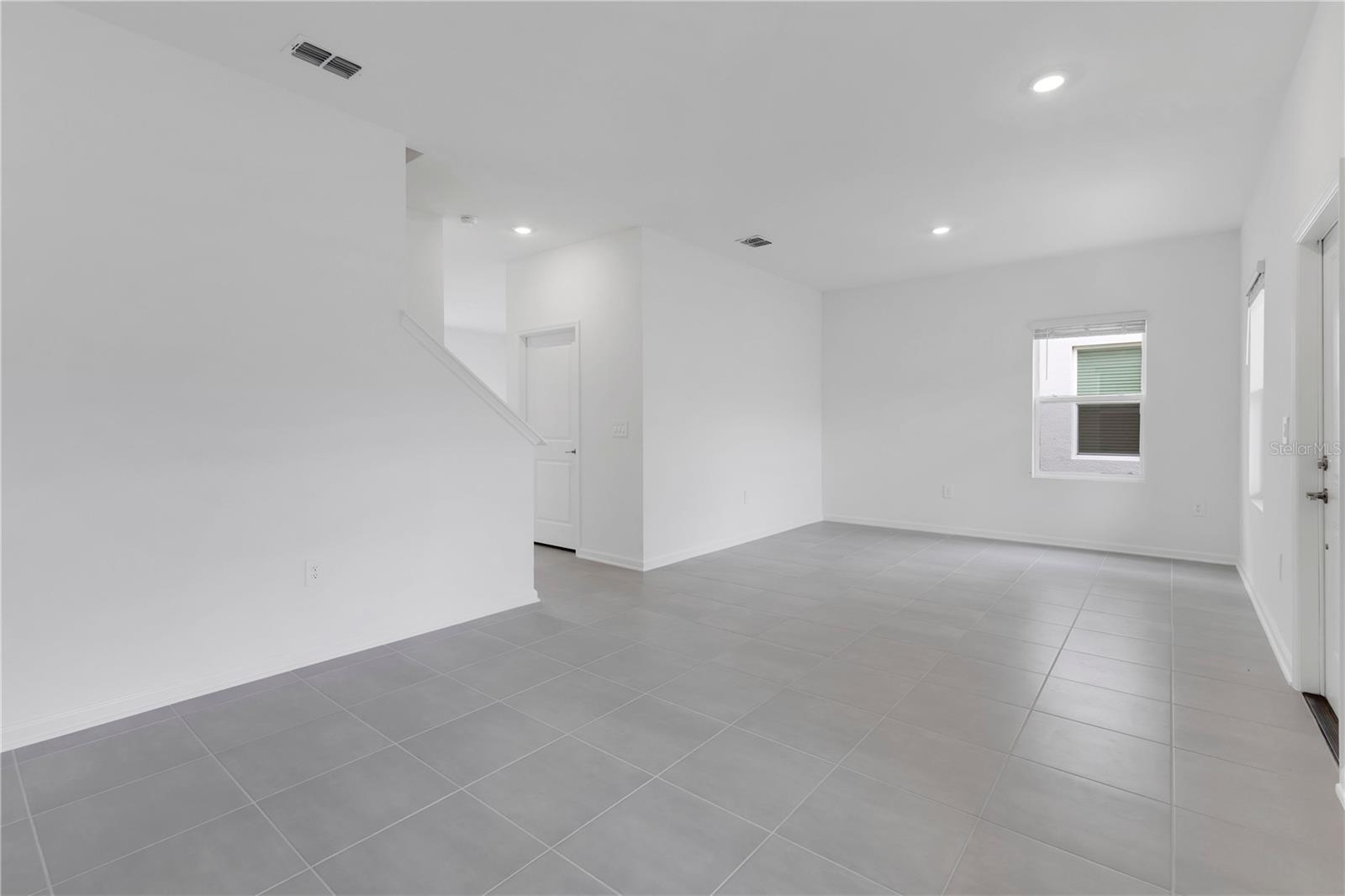 5595 Ronin Dr Property Photo 4