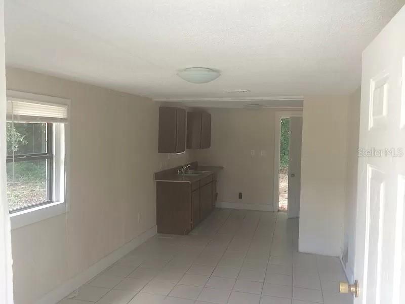 10 Lenox Ct Property Photo 9