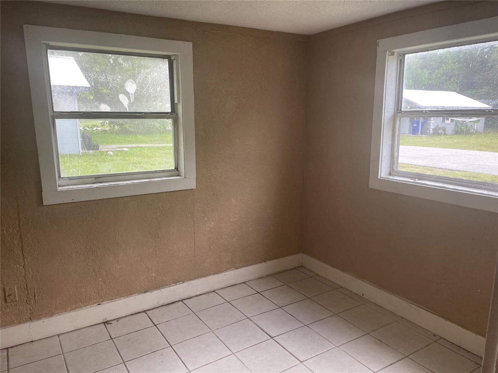 10 Lenox Ct Property Photo 10