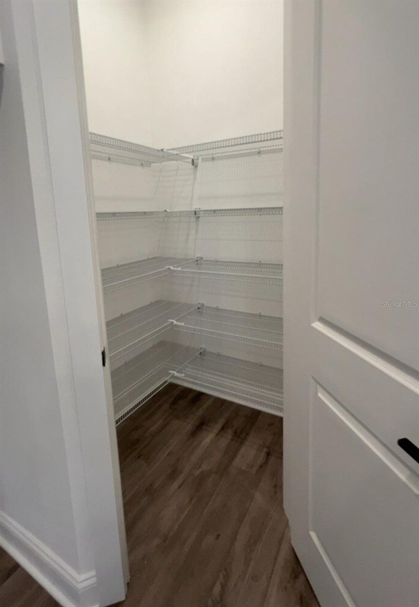 O6446504 Property Photo 8