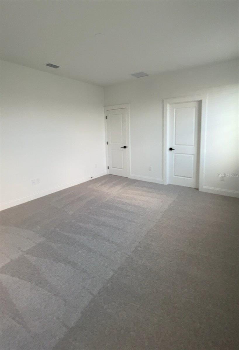 O6446504 Property Photo 17