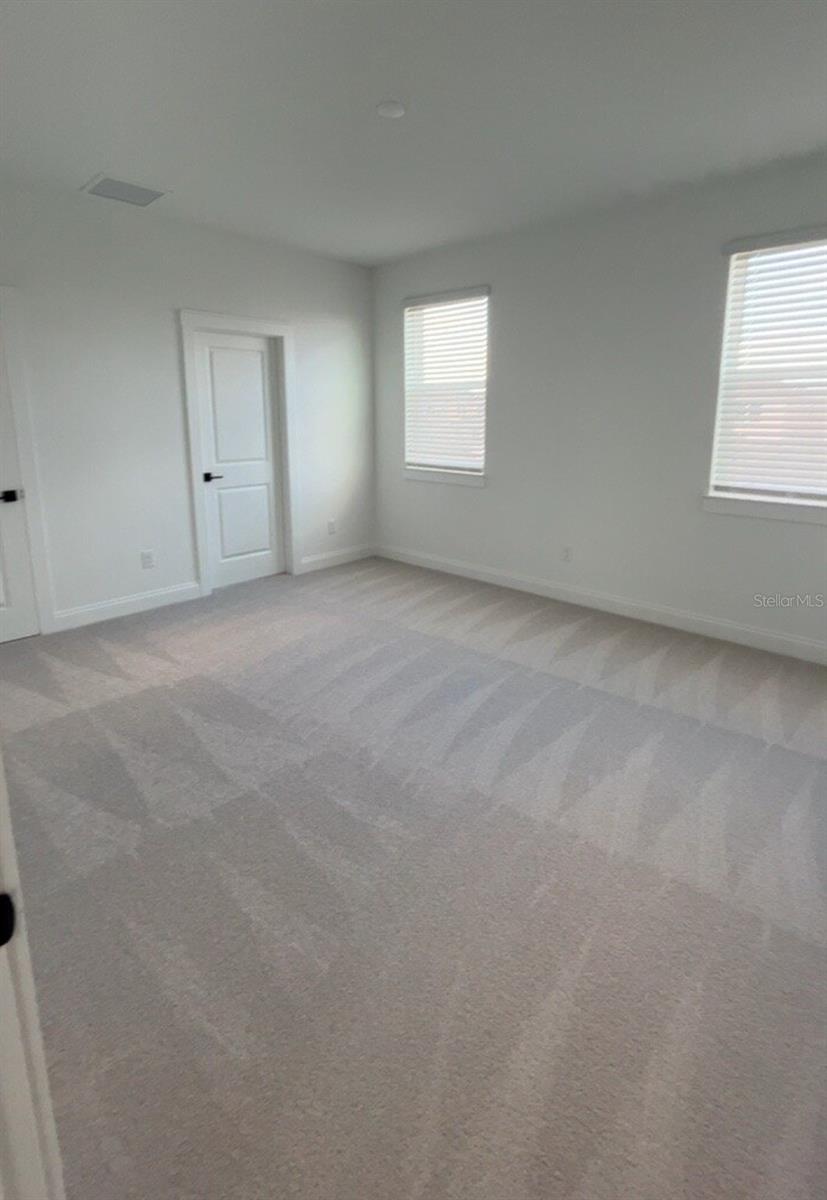 O6446504 Property Photo 18