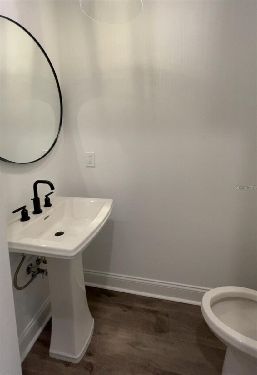 O6446504 Property Photo 20