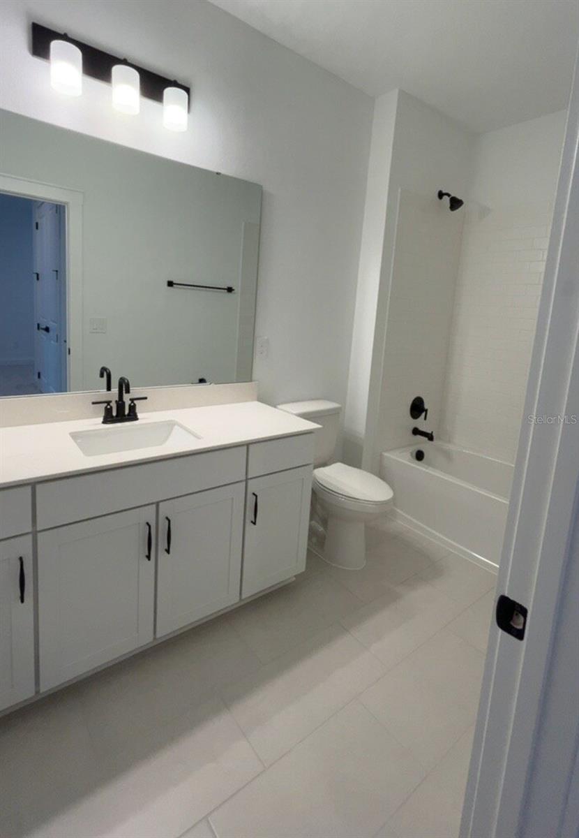 O6446504 Property Photo 21