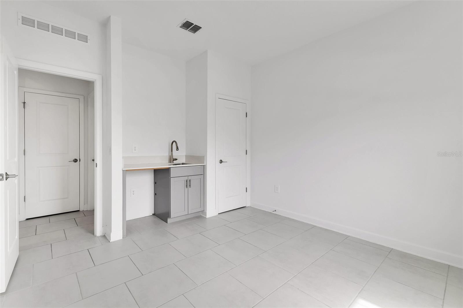 4253 Eastminster Rd Property Photo 17