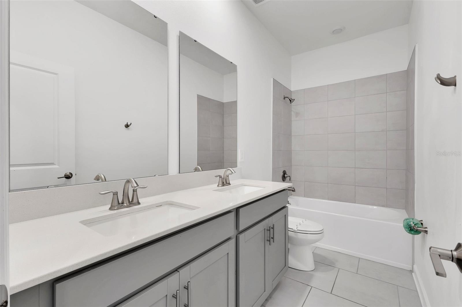 4253 Eastminster Rd Property Photo 24