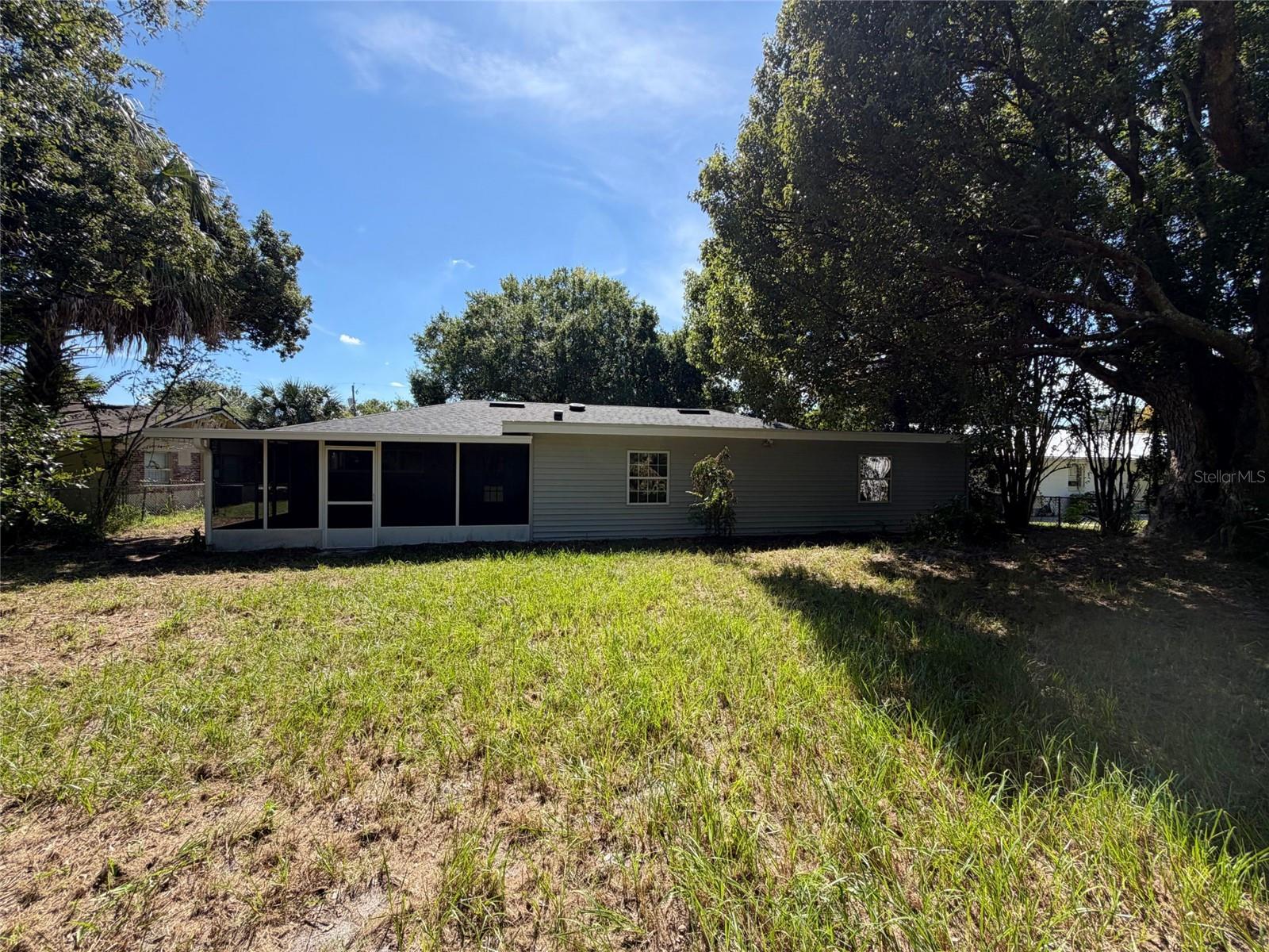 208 Robin Rd Property Photo 5