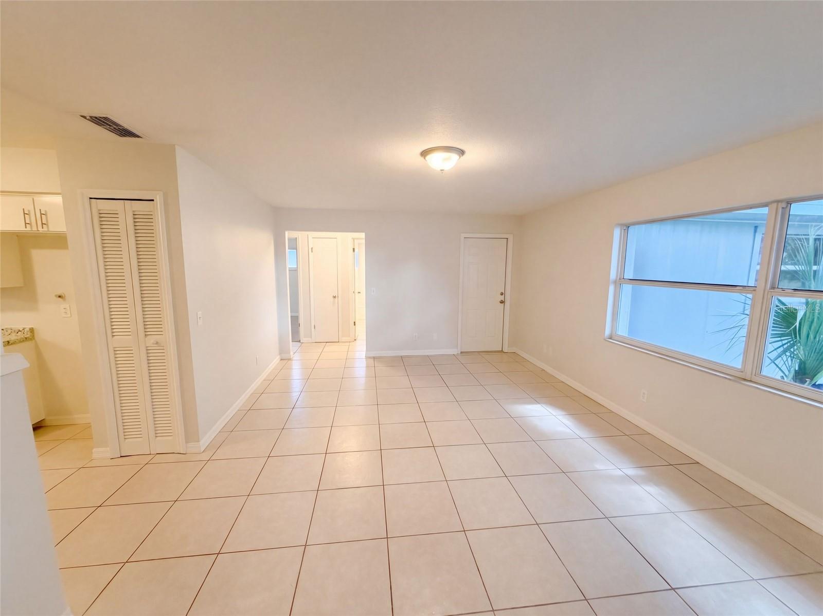 208 Robin Rd Property Photo 10