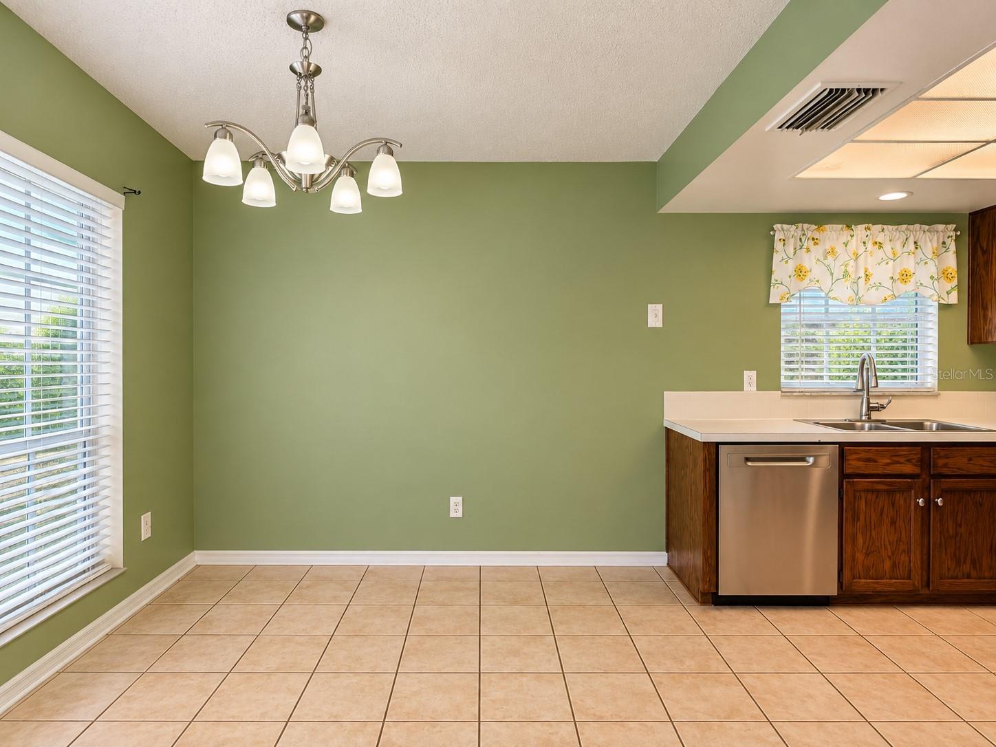 241 Mantis Loop Property Photo 5