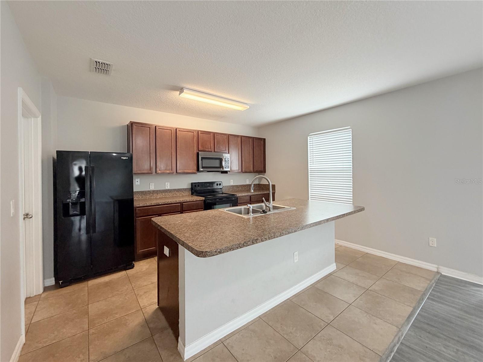 16536 Broadford Ln Property Photo 8