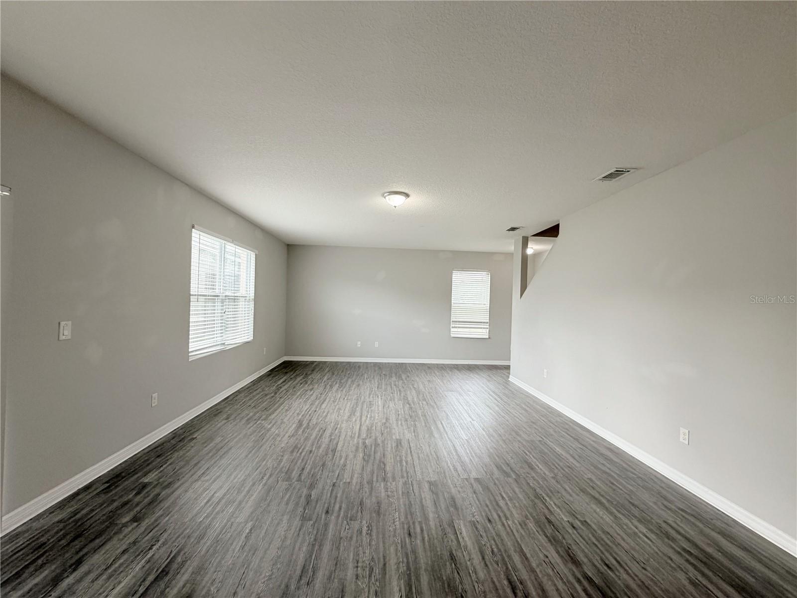16536 Broadford Ln Property Photo 10