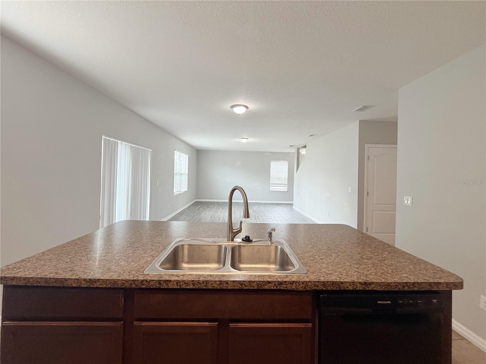 16536 Broadford Ln Property Photo 12