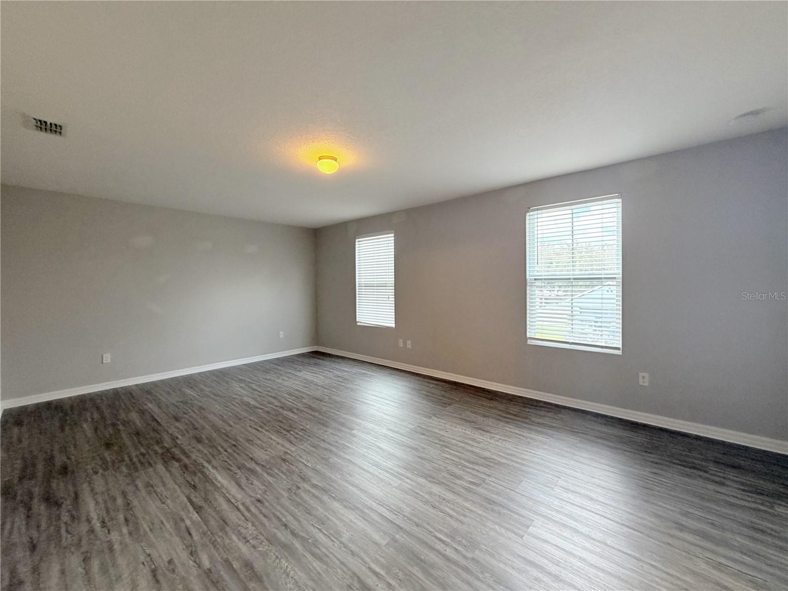 16536 Broadford Ln Property Photo 18