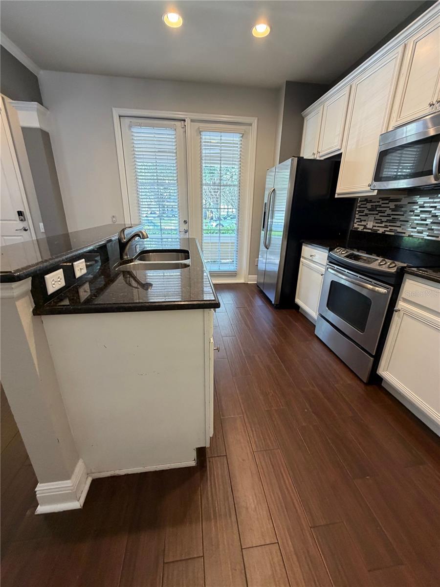 7751 Fairgrove Ave Property Photo 10