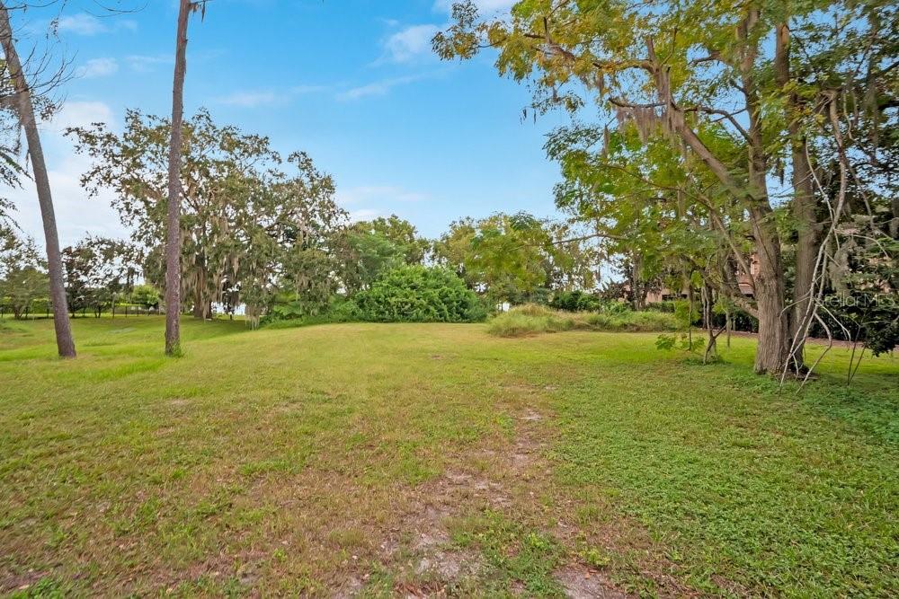 1221 Oakdale St Property Photo 4