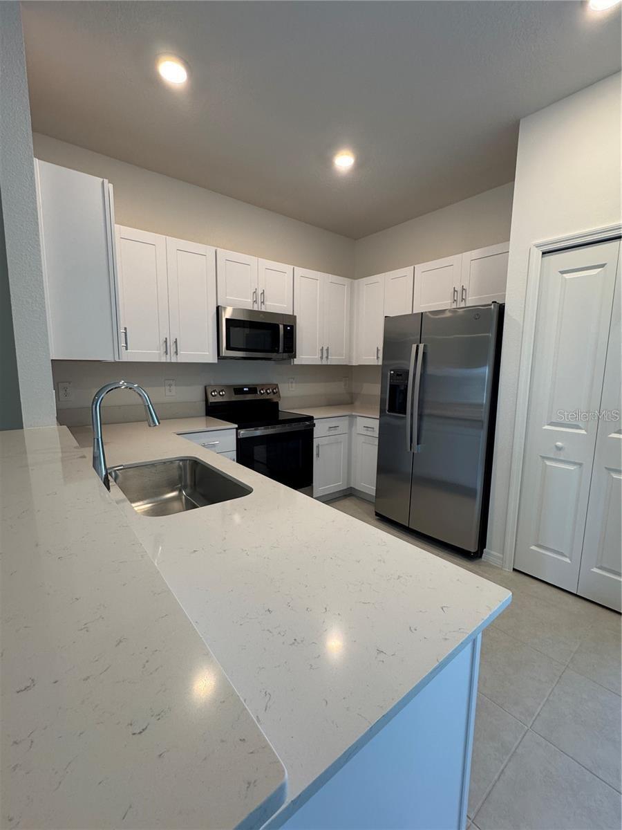 10911 65th Ter E Property Photo 4