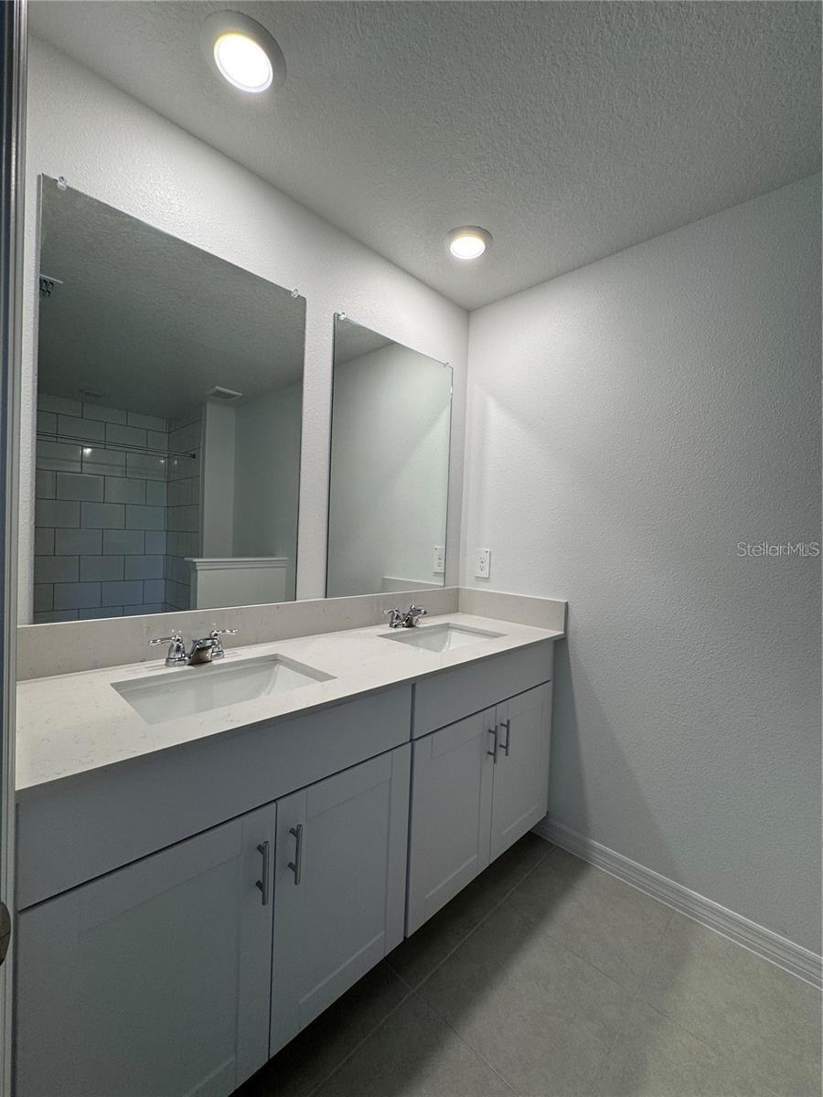 10911 65th Ter E Property Photo 17