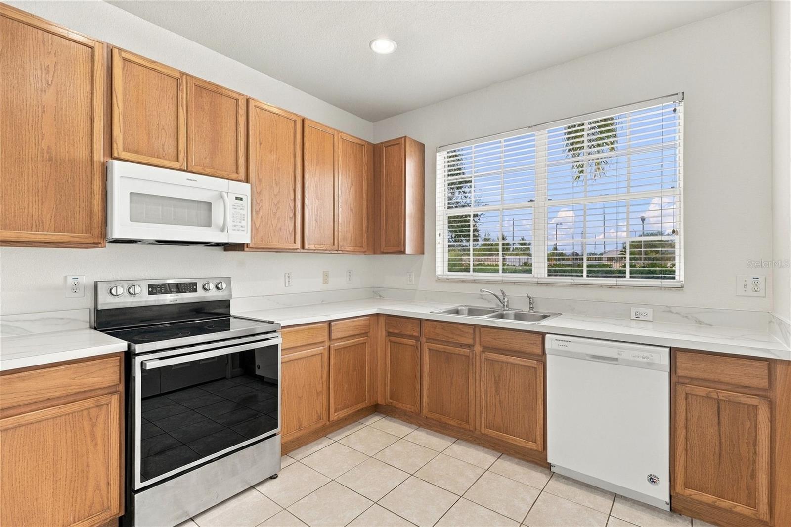 4994 Town Ter N Property Photo 10