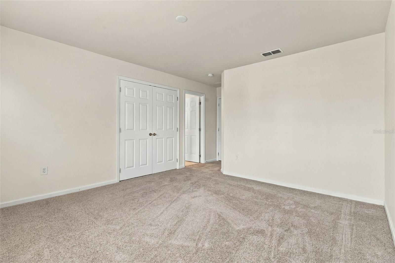 4994 Town Ter N Property Photo 13