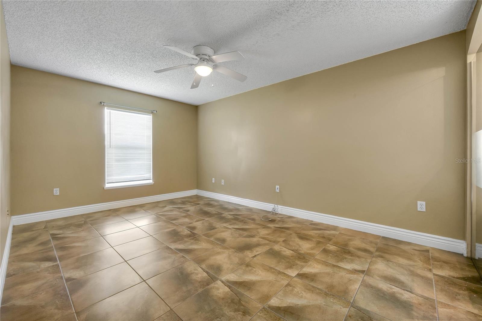 1966 Corner School Dr Property Photo 6