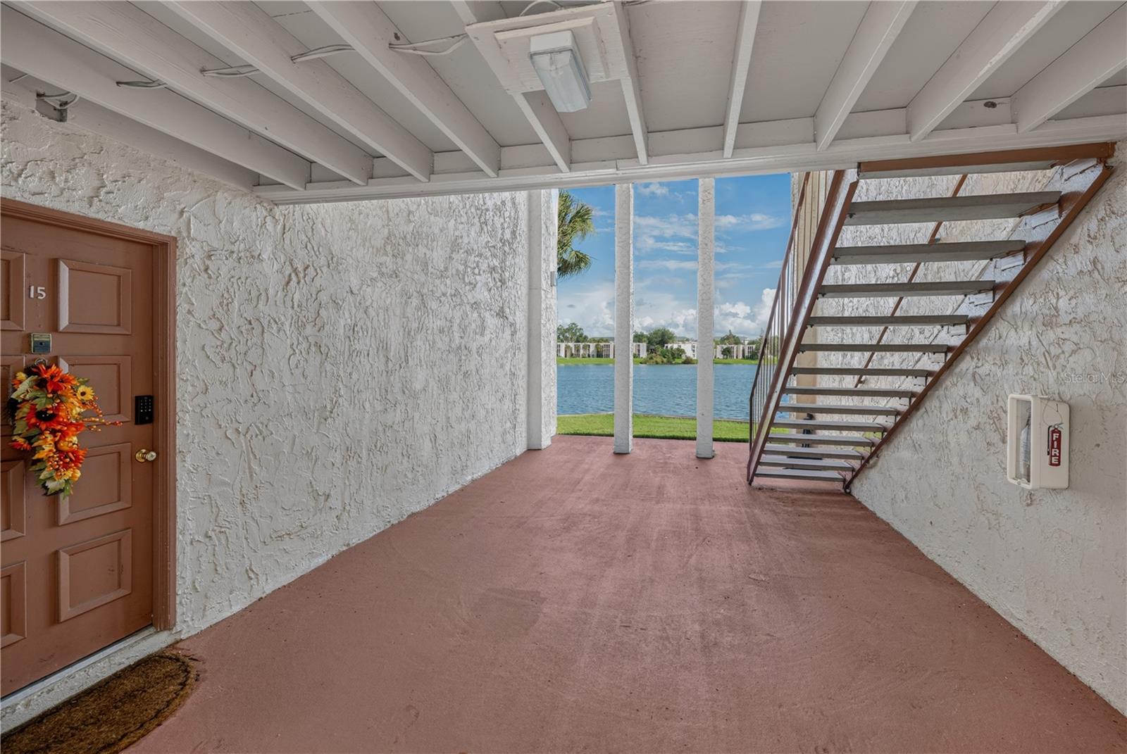 O6446627 Property Photo 5