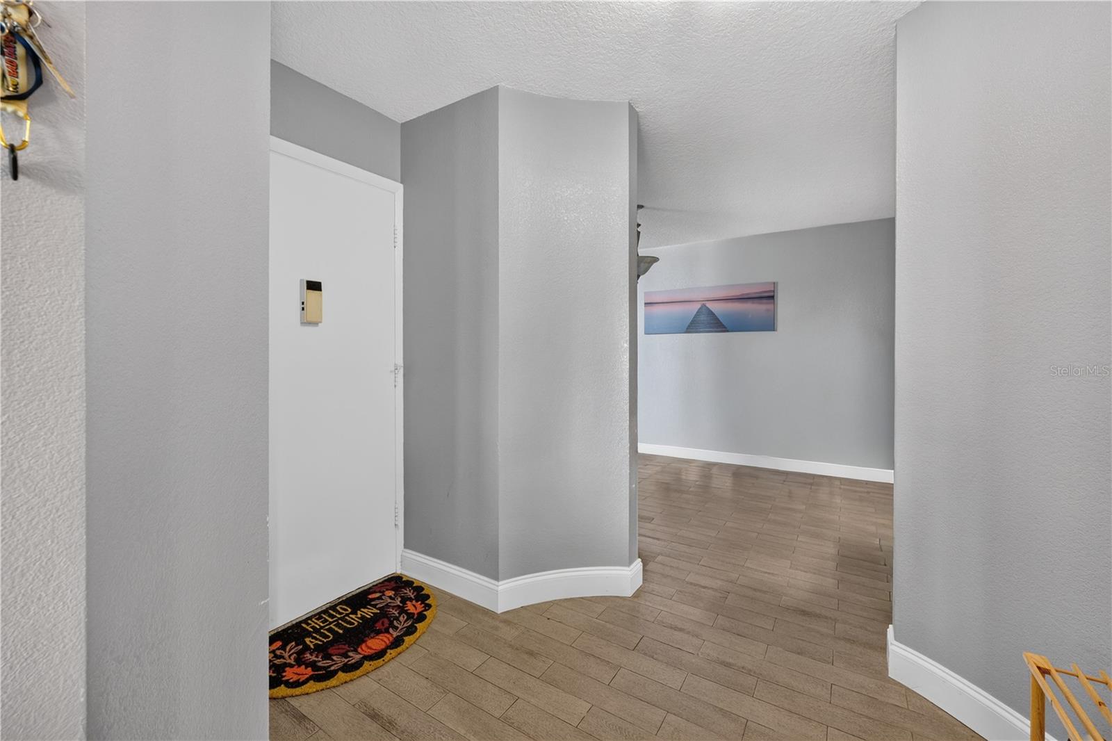O6446627 Property Photo 6