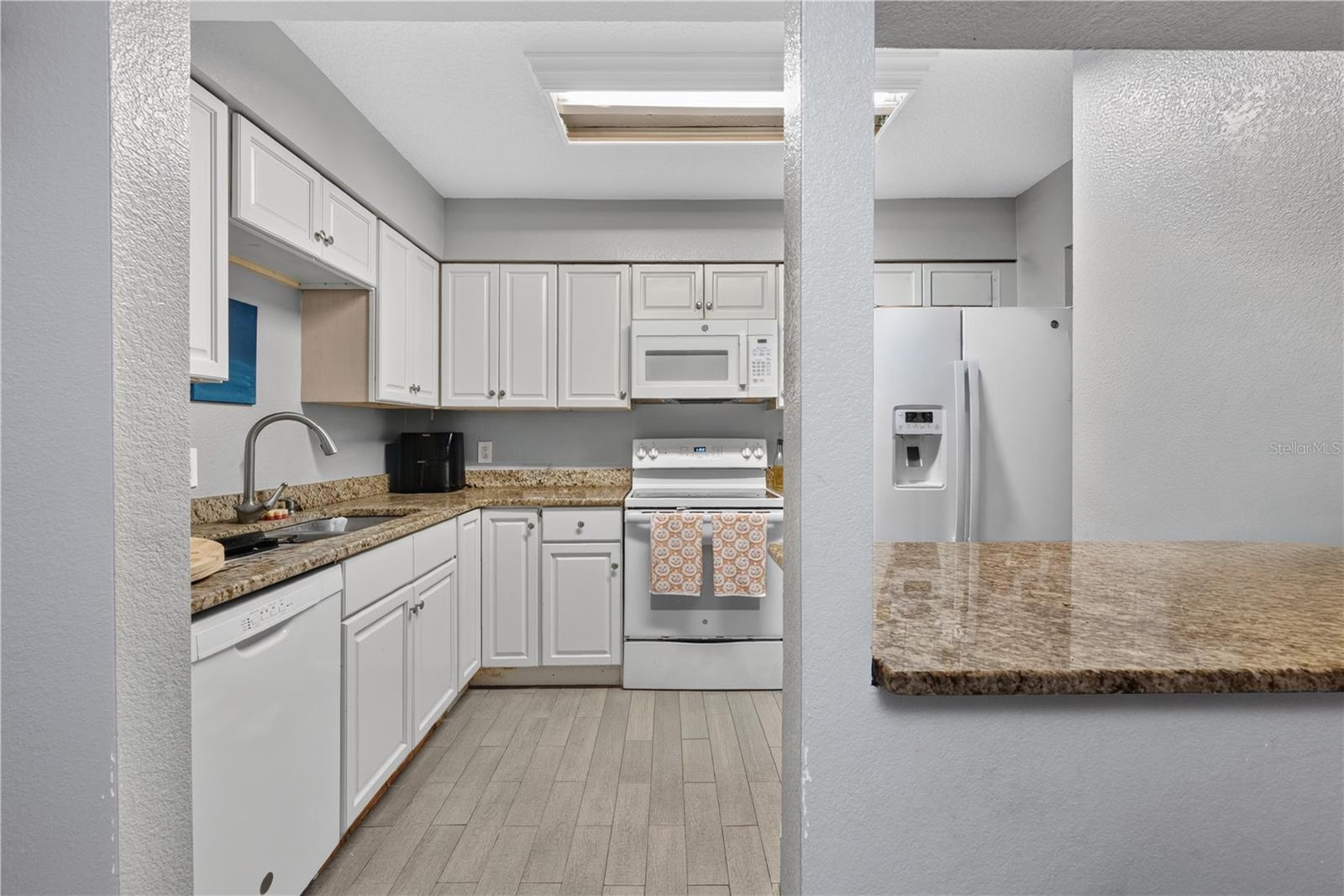 O6446627 Property Photo 10
