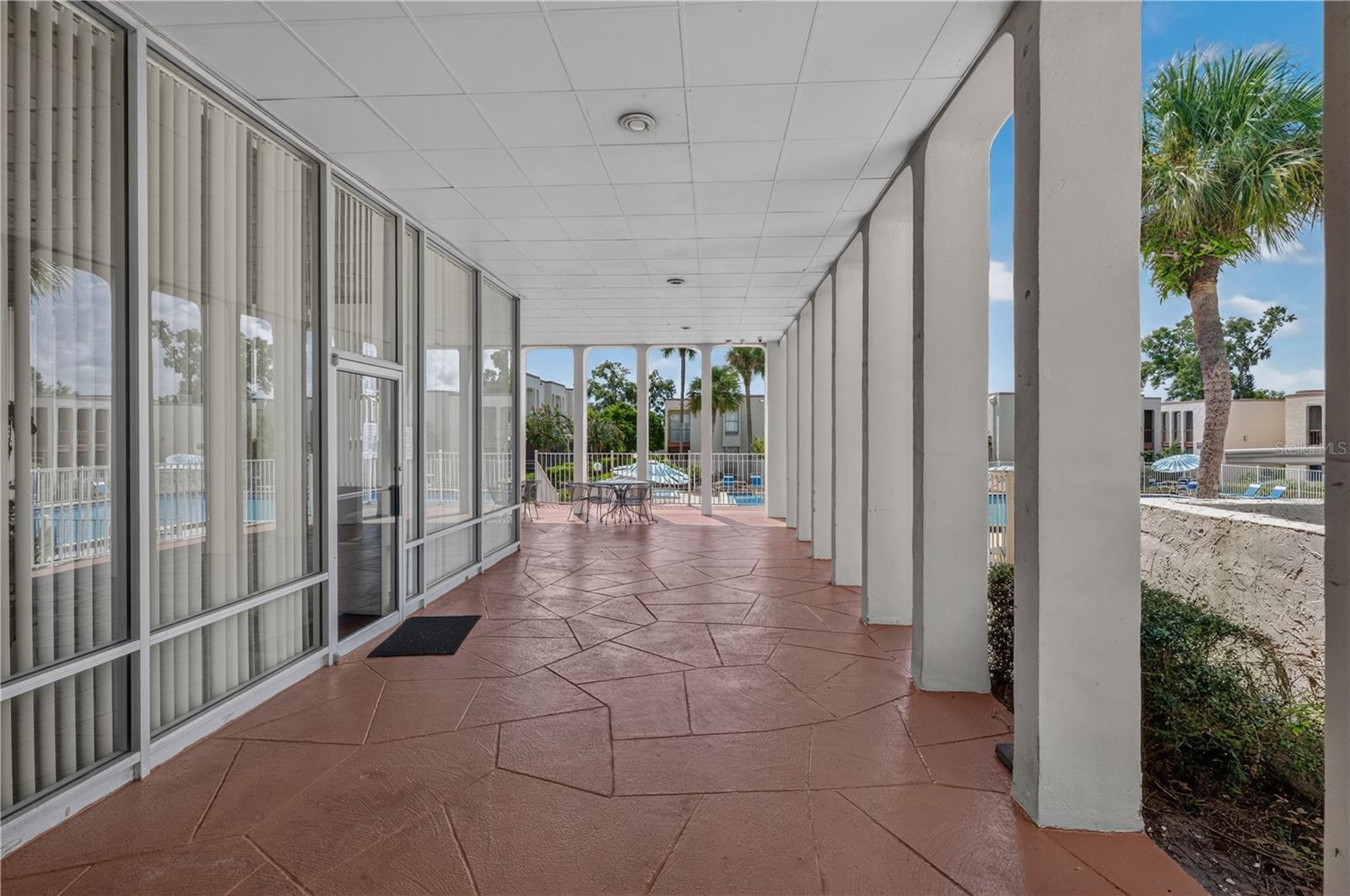 O6446627 Property Photo 21