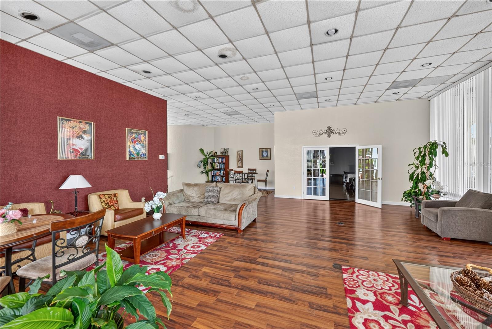 O6446627 Property Photo 23