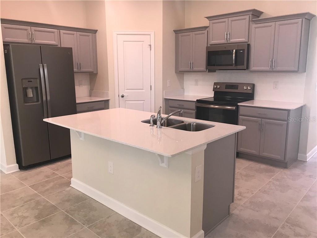 15199 Chapter Way Property Photo 3