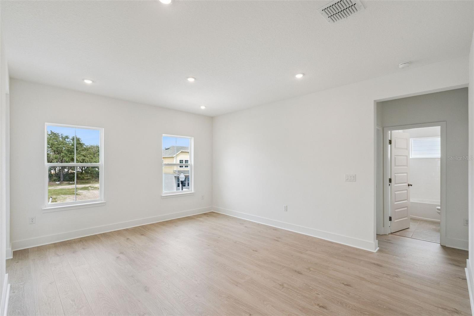 17602 Japonica Bloom Dr Property Photo 5