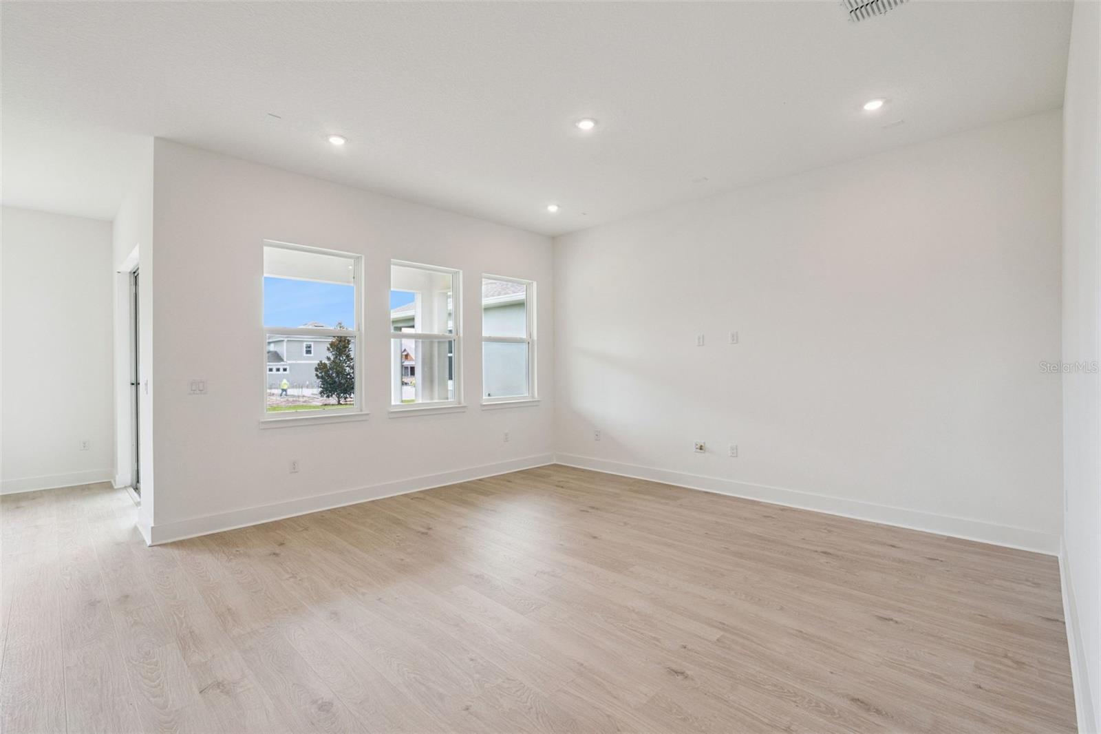 17602 Japonica Bloom Dr Property Photo 6