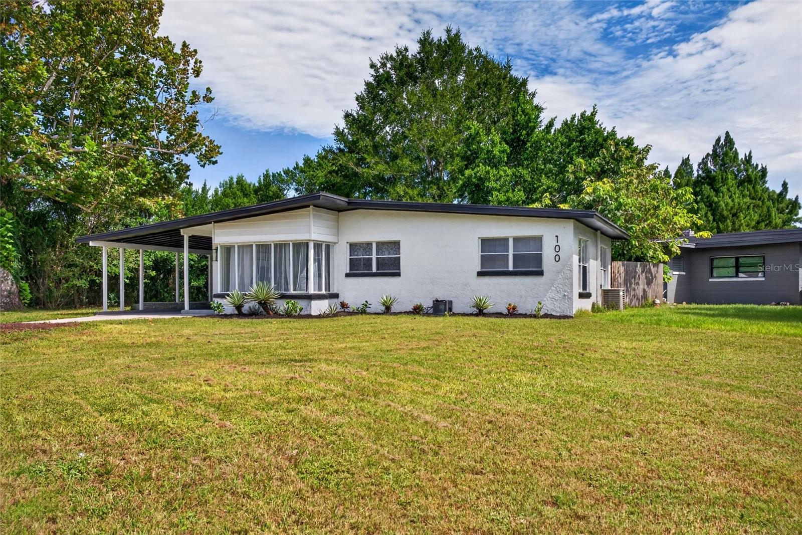 100 Pinecrest Dr Property Photo 3