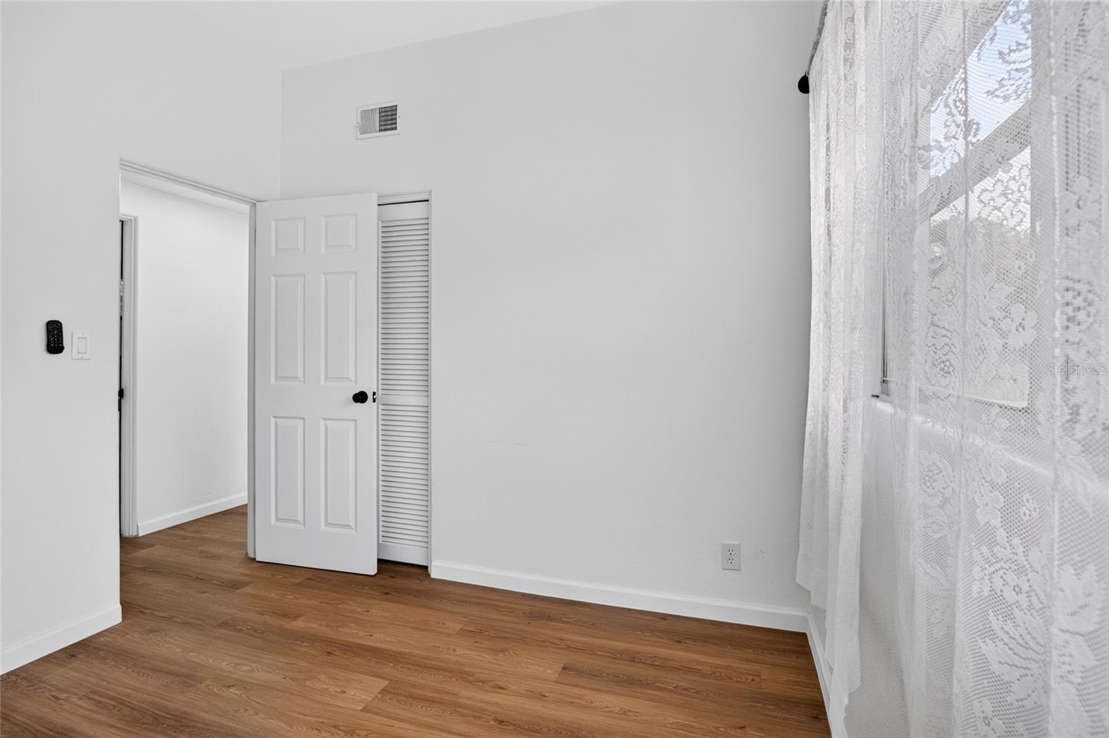 100 Pinecrest Dr Property Photo 28