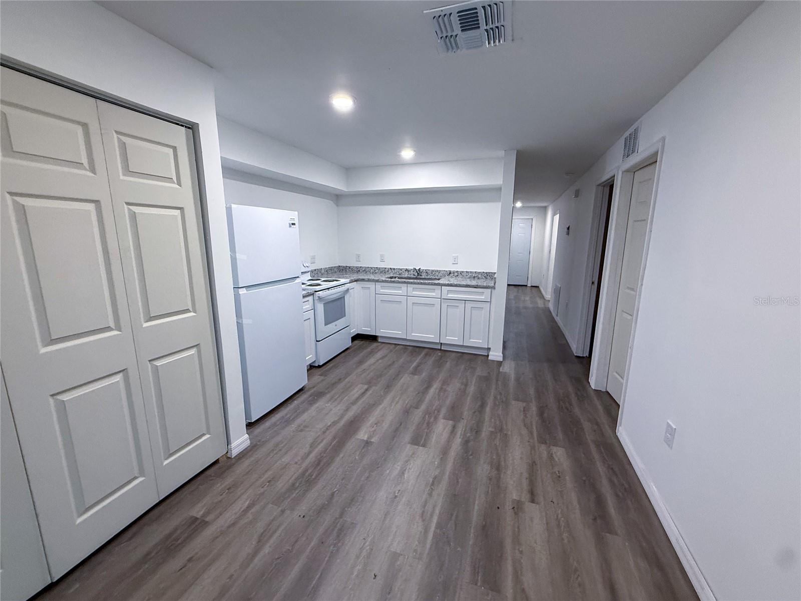 4405 Continental Blvd Property Photo 5