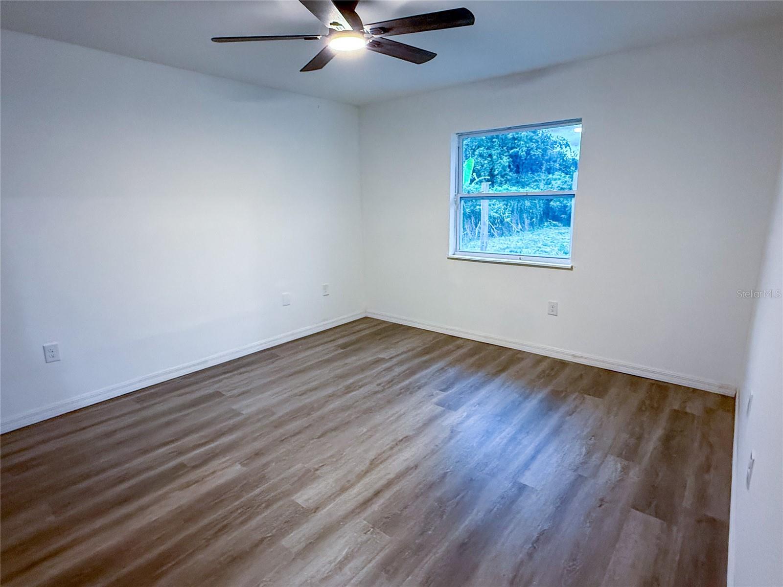 4405 Continental Blvd Property Photo 6