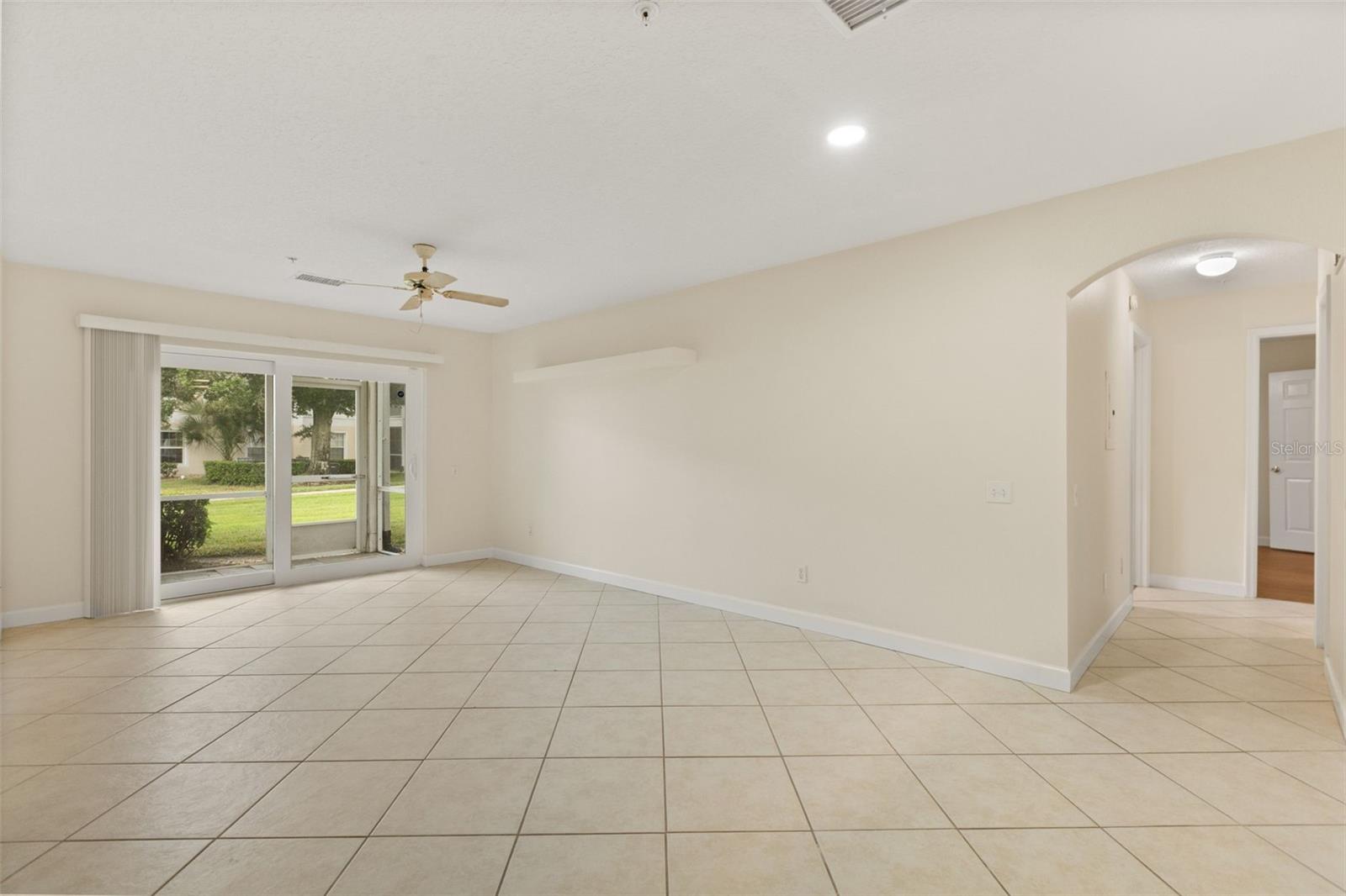 3930 Southpointe Dr #205 Property Photo 4