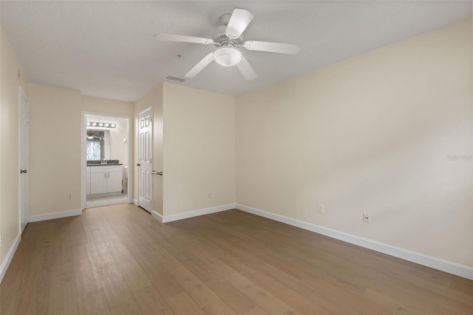 3930 Southpointe Dr #205 Property Photo 14