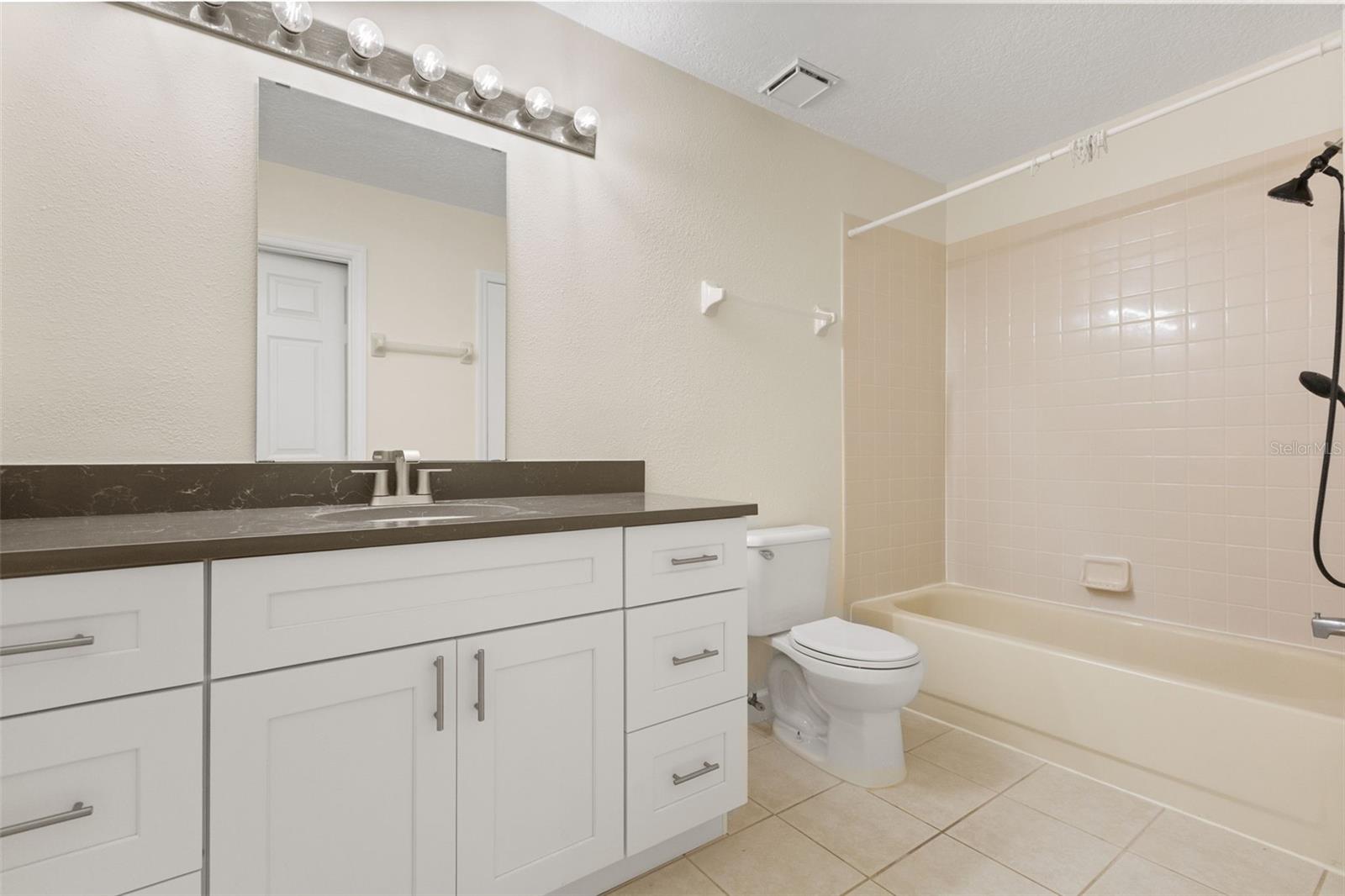 3930 Southpointe Dr #205 Property Photo 21