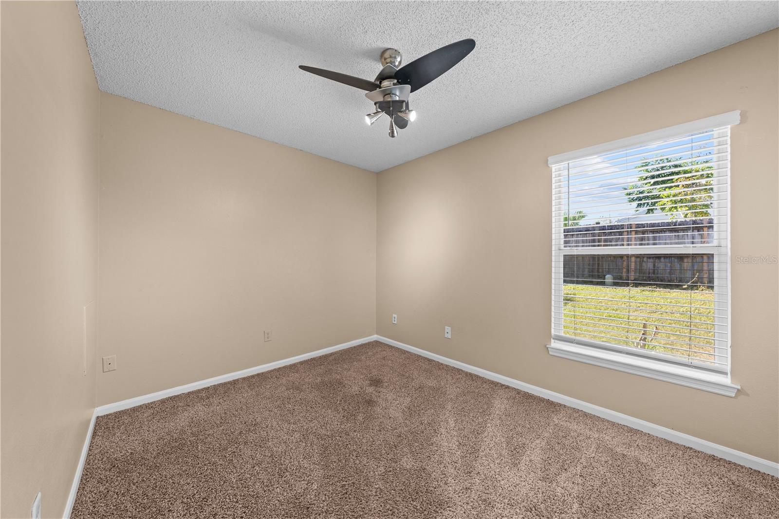 408 Lancers Dr Property Photo 32