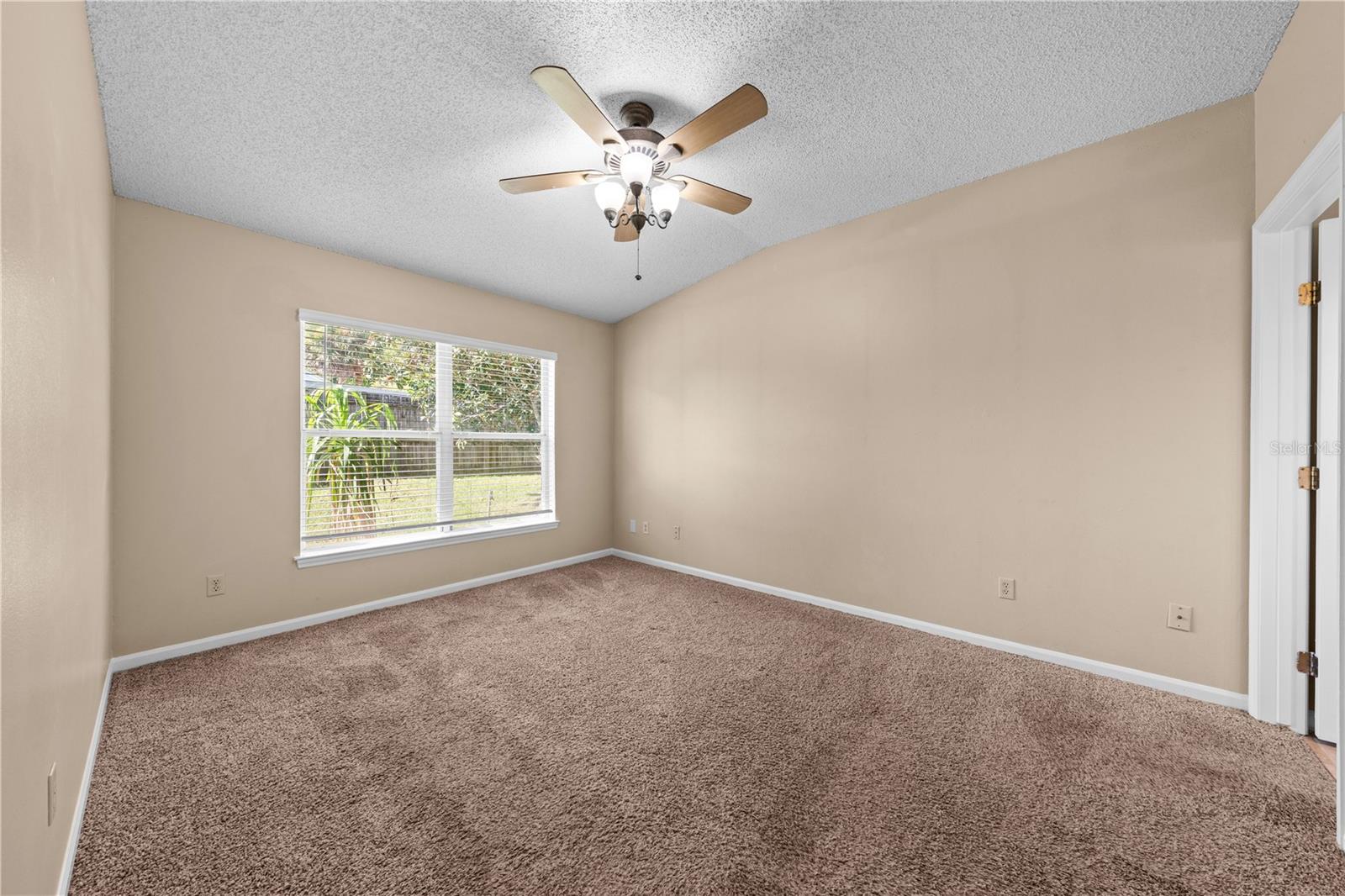 408 Lancers Dr Property Photo 39